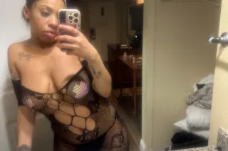 𝐒𝐰𝐞𝐞𝐭 𝐥𝐢𝐤𝐞 𝐡𝐨𝐧𝐞𝐲 Available 24/7 🍯💦💦 - Image 3