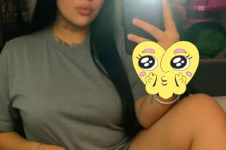 Busty Babe waiting to please you 😍😘 Available now 💦 - Image 5