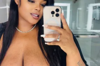 GLIZZY GLOBBLer!!! deep throat specialist !!👁👅👁CAN I b UR ultimate treat 🍭🍫🍬🍪come party wit me !!✔50 INCH ASS!! COME HANG WITH BIG MAMA! - Image 5