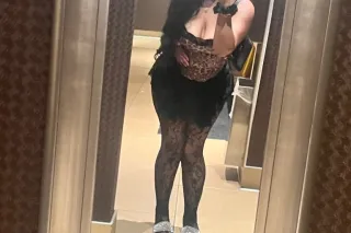 Thick Latina Mommy - Image 4