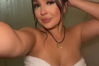 🎀ALOHA🩷💕BUSTY 38 DD Ɓєαυтιƒυl🌺... - Image 1