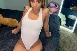 New Latin Girl - Image 3