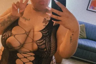 Yummy💦💦 ONE NIGHT ONLY!!!! out... - Image 3
