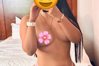 🥰Karol Latina 🌸 Subtle, reserv... - Image 4