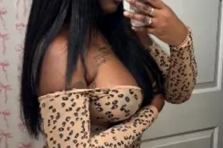 Come have some fun with a sexy, thick chocolate. 🤎😉 - Image 1
