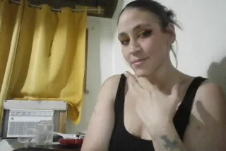 Lets me help u stat off the weekend! Cum and play with me!! - Image 1