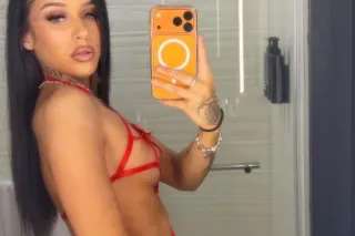 Petite babe spinner u crave 💦😘... - Image 1