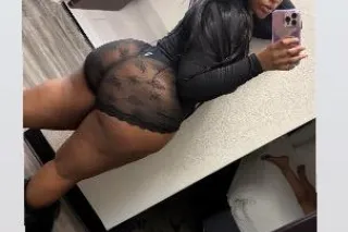COME FUCK THIS CREAMY PUSSY - Image 2