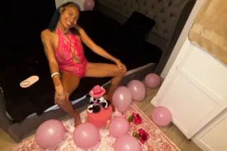 The Prettiest Out The Bunch💋 -... - Image 3