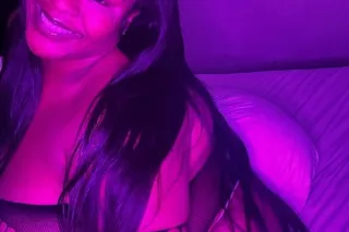 new booty💰💋💨 power jaws🥥 Fetish Queen - Image 1