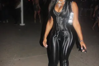 brownskin w tight wet pussy - Image 1