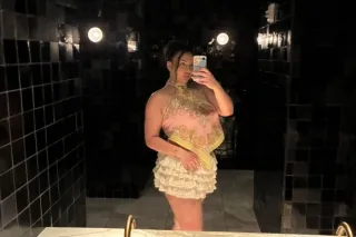 Naomi - 2 Girls - Image 4