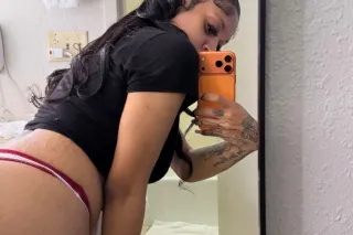 ⭐💦YOUR PRETTY LITTLE SECRET💃🏼😍 Qv Special 😛😏 - Image 1