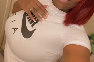 PRETTY BROWN ROUND 🍫CUMM AND SEE A REAL ONE - Image 2