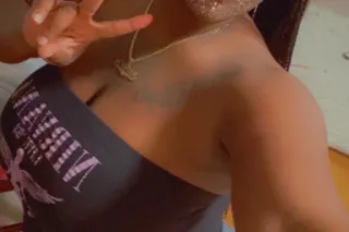 PRETTY BROWN ROUND 🍫CUMM AND SEE A REAL ONE - Image 8