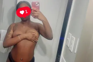 DM SERIOUS INQUIRIES ONLY! AND 2 GIRL SPECIAL🤤 DOING CARDATES TONIGHT ASK FOR SPECIAL DEALS💦 💦😚 - Image 3