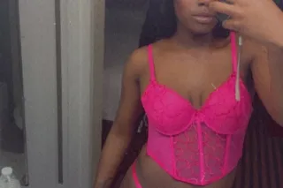 YOUR FAVORITE FREAK IS BACK 😘 - Image 8