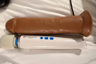 CUM FUCK ME SEX TOYS AVAILABLE - Image 3