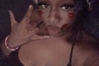 Im Wet nd Juicy - Image 4