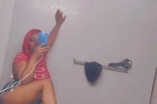 Im Wet nd Juicy - Image 1