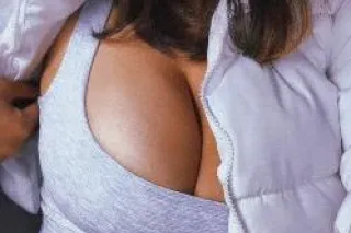 OUTCALLS AND CARDATES 😍🤤21 year old tight kitty 🥰 huge Triple D's in your face 😍 - Image 3