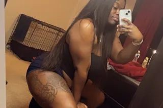 THROATGOAT Queen!!!COME SEE ME FOR A GOOD TIME!!!THICK AND JUICY!! - Image 4