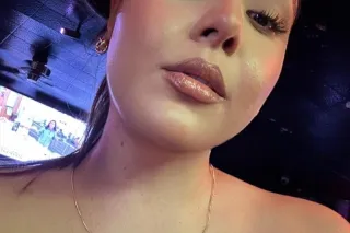 Bombshell Colombiana 😈 - Image 3