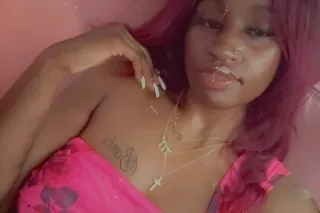 A freak  Yes 🥴Pretty wet kitty come see what youre missing daddy ❤ - Image 2