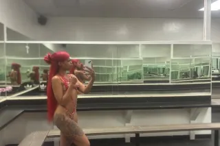 its lil red here❤ - Image 1