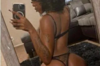 Outcalls Only 🩷Ask about My 2 Girl Spl💦😊 CHOCOLATE Petiete &amp; CREAMY 💃🏼🤤OUTCALLS 🚗 ✨ - Image 2