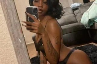 Outcalls Only 🩷Ask about My 2 Girl Spl💦😊 CHOCOLATE Petiete &amp; CREAMY 💃🏼🤤OUTCALLS 🚗 ✨ - Image 4