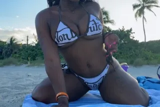 cum feel this grip 💦🤤 - Image 1