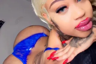 Girl Next Door💋Busty Bimbo👅Deep throat goat💋 - Image 1