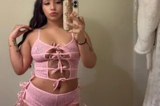 💋Sexy Latina Girl🥳Party Friend... - Image 2