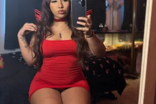 💋Sexy Latina Girl🥳Party Friend... - Image 4