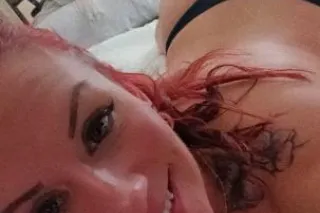 Kendra from Vegas just wanted to think there's a hi to all my favorite chi boys ! - Image 2