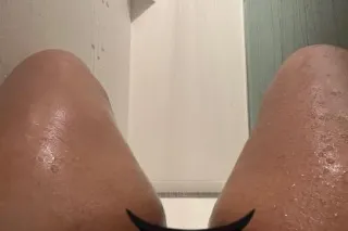 Juicy booty Fine thick shit🩷💦 - Image 6