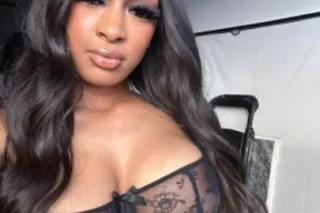 hey babe come and play with me... - Image 2