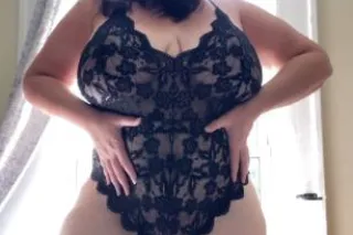 St Pete Thick Curvy Busty Milf - Image 9