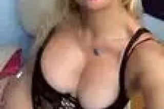 sensuos dom femme slim busty kinky all the way - Image 5