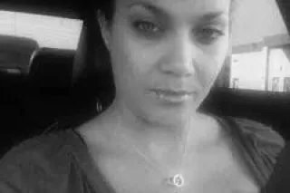 lady in the street - 36 - Image 2