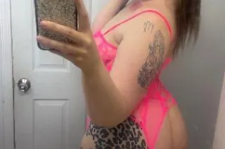 𝘚𝘭𝘪𝘱𝘱𝘦𝘳𝘺 𝘞𝘩𝘦𝘯 𝘞𝘦𝘵 🏄💦 1OO% rεaℓ... - Image 1