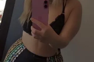 OUTCALLS ONLY!!! Upscale Curvy Bombshell!! Party Girl!! - Image 1