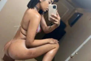 Gentleman's #1 choice 💦 Back i... - Image 1