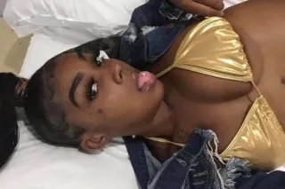 YOUR FAVORITE PLAYMATE 👯♀ - 25 - Image 1