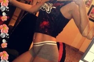 Beautiful blonde hottie with a... - Image 3