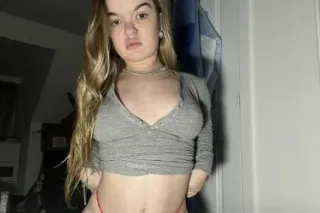 ME 3𝐟𝐨𝐨𝐭 9 𝐢𝐧𝐜𝐡 𝐬𝐡𝐨𝐫𝐭𝐲 𝐆𝐢𝐫𝐥 i ... - Image 4