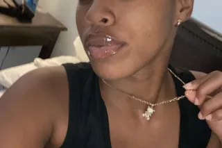 two female special ask for a p... - Image 4