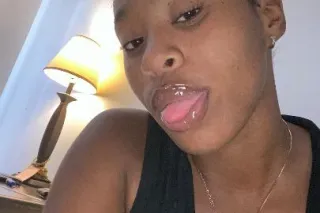 two female special ask for a picture deposit for outcall - Image 8