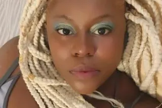 Lonely and bored - 38 - Image 1